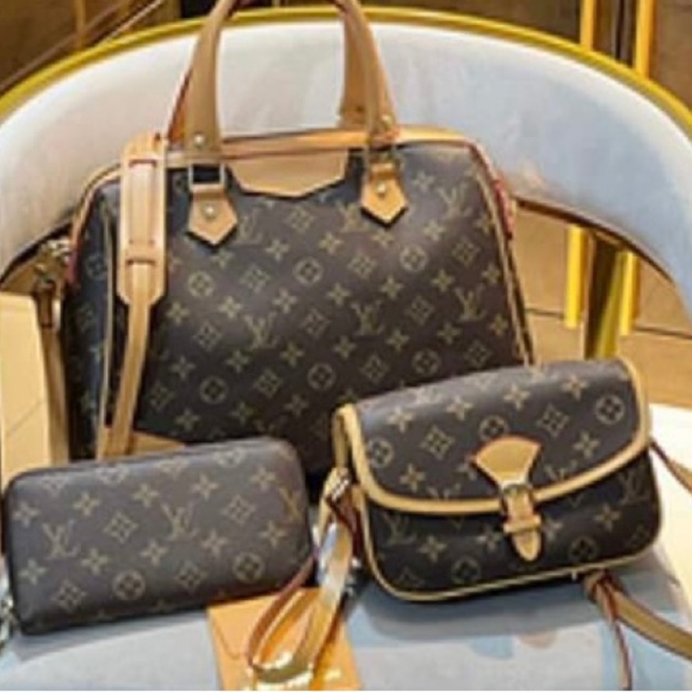 Monogram Replica Set